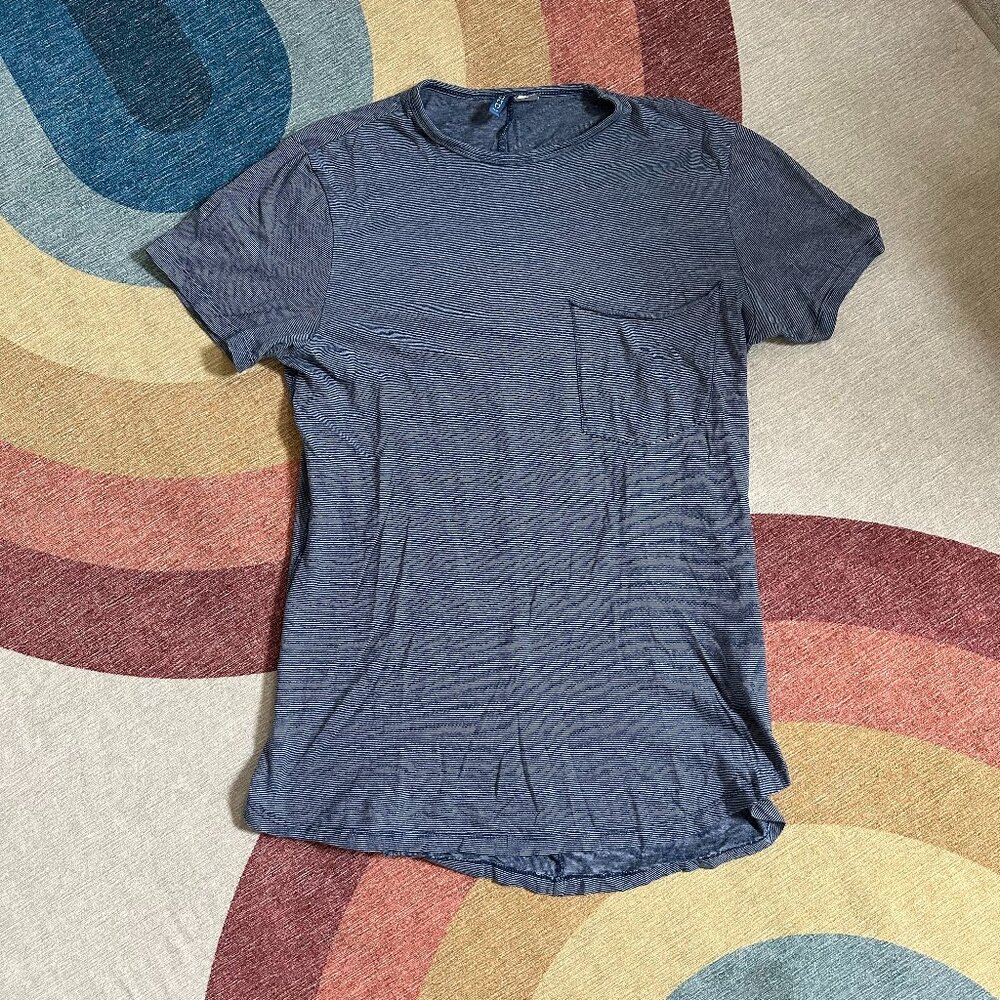 H&M Mens Blue Striped Slim Fit Mens Short Sleeved Tee with Pocket, Size S